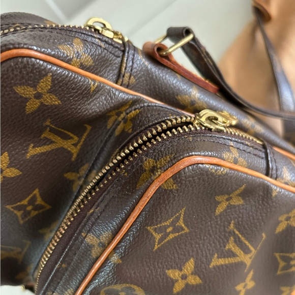 Louis Vuitton Amazone Crossbody - Picture 12 of 12